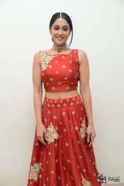 Regina-Cassandra-at-Okka-Ammayi-Thappa-Movie-Audio-Launch